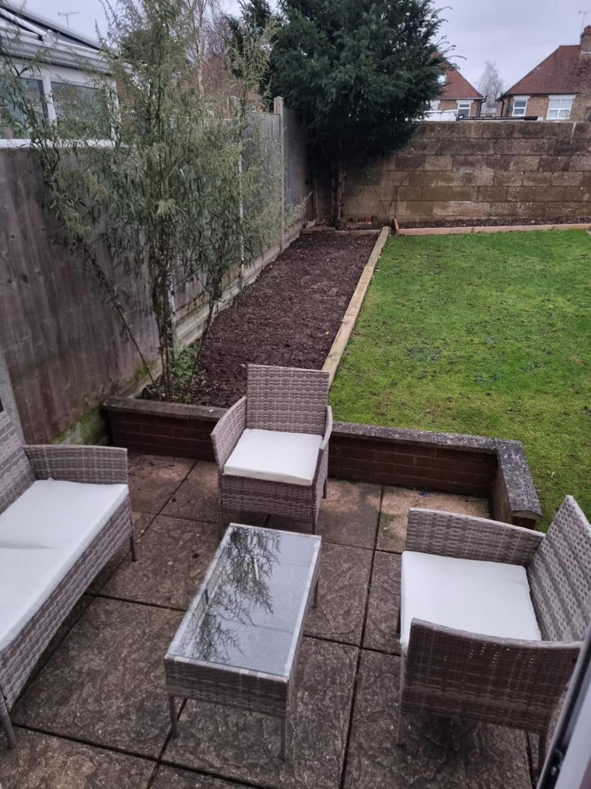 Lush House Close To Ashford Town Centre With Driveway Экстерьер фото