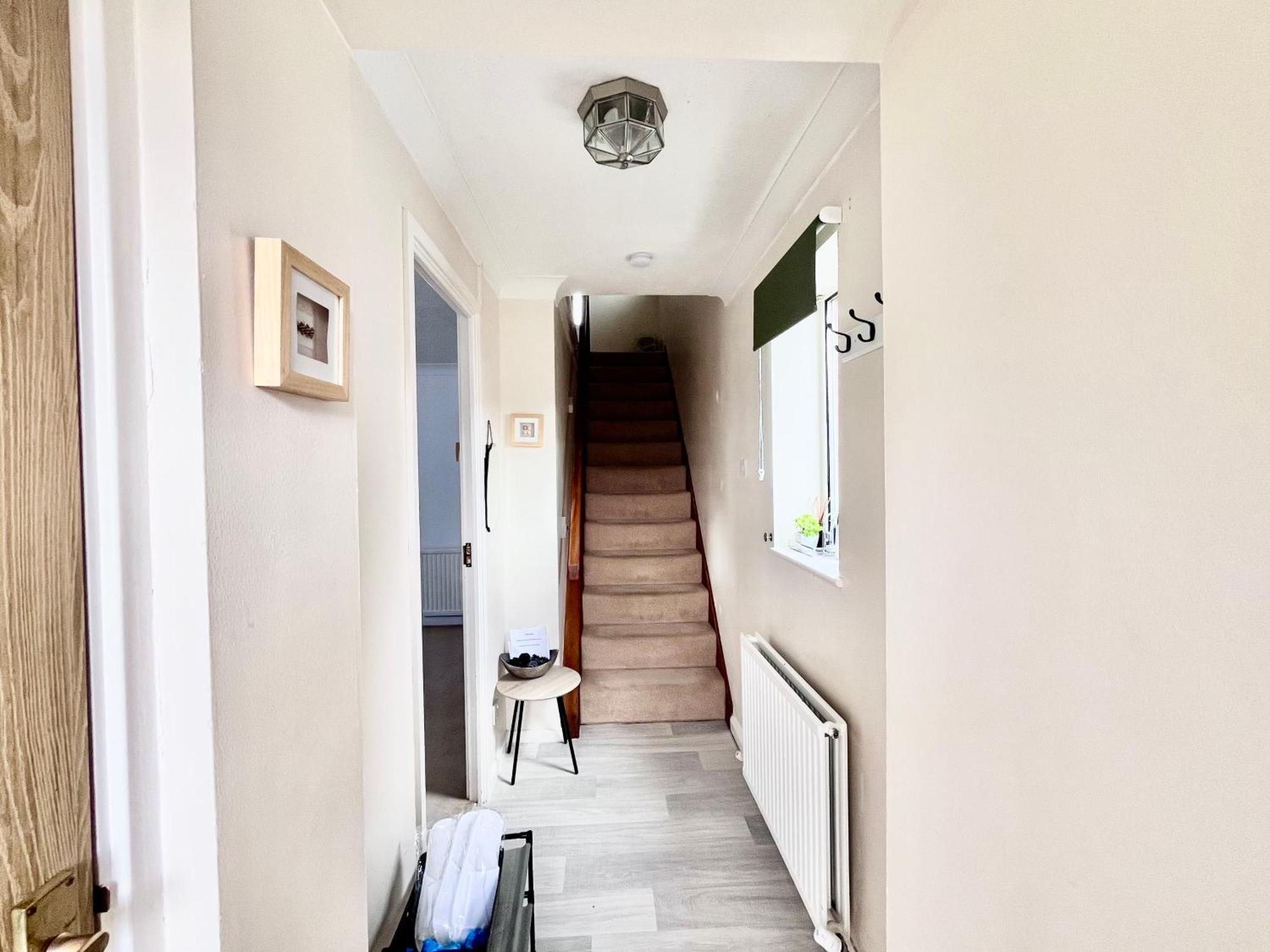 Lush House Close To Ashford Town Centre With Driveway Экстерьер фото